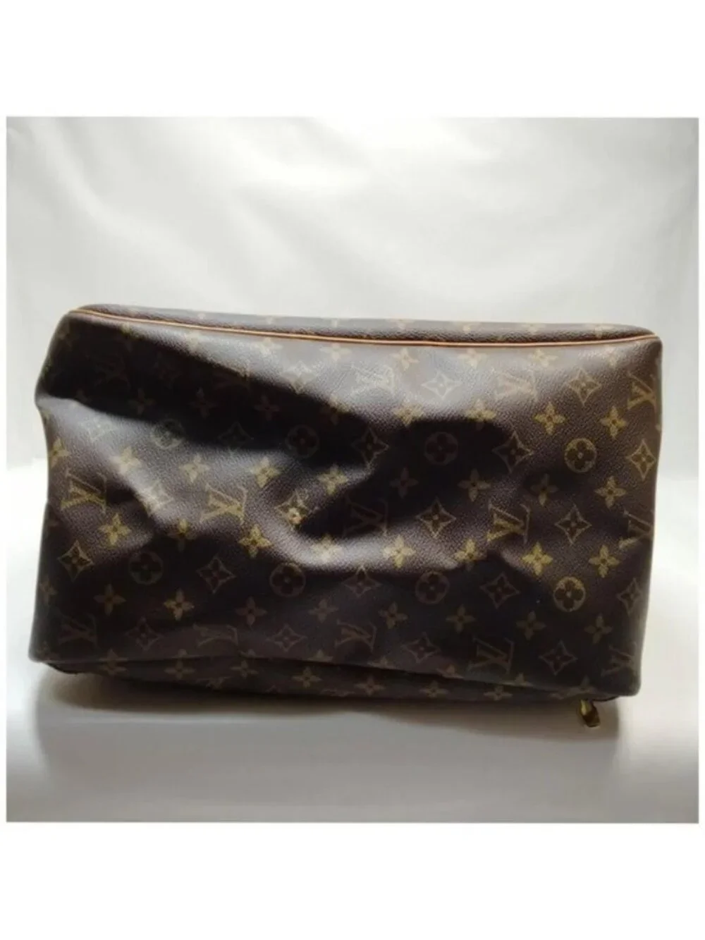 Authentic Louis Vuitton Evasion MM Monogram Travel Bag